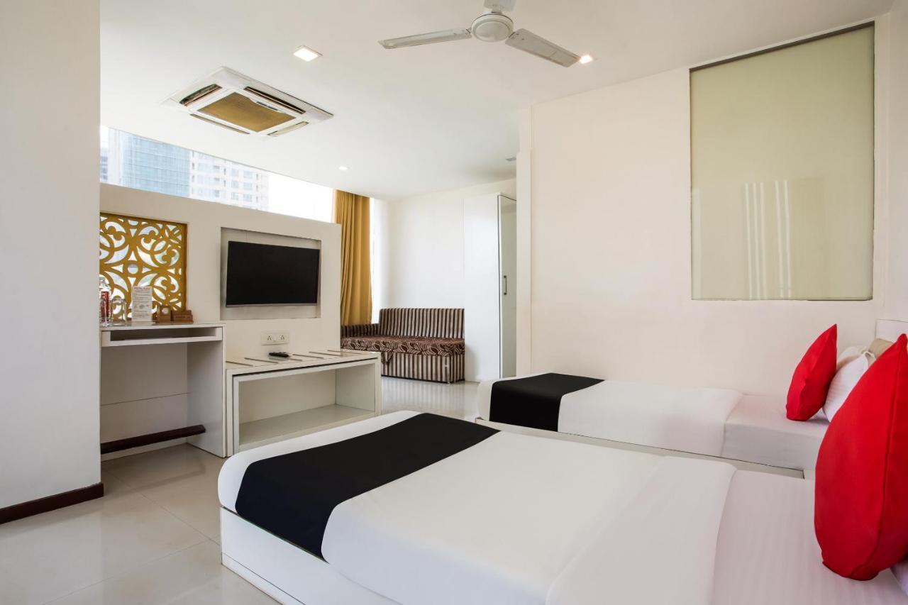 Capital O 35557 Hotel Aura Mumbai Bagian luar foto