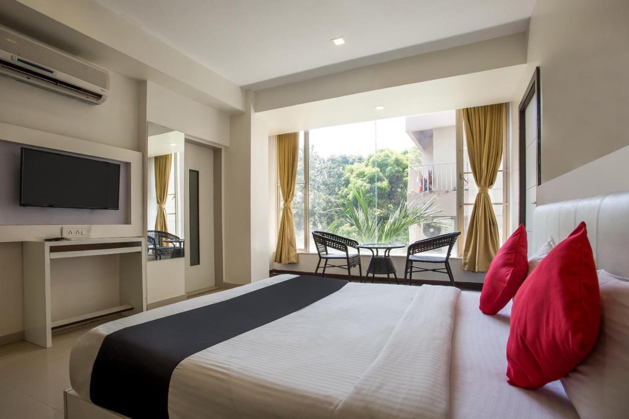 Capital O 35557 Hotel Aura Mumbai Bagian luar foto